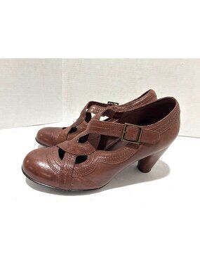 Indigo by Clarks brown leather Mary Jane pumps buckle strap chunky block heel.